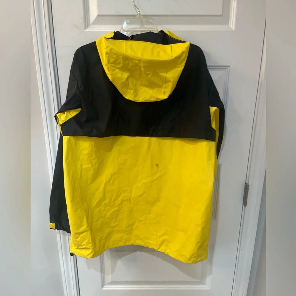 Northeast Outfitters Rugged Outdoors Men’s Size Medium Yellow Hooded Rain Jacket